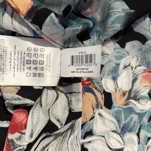 BCBGMaxazria Stella High Low Top - Picture 6 of 6